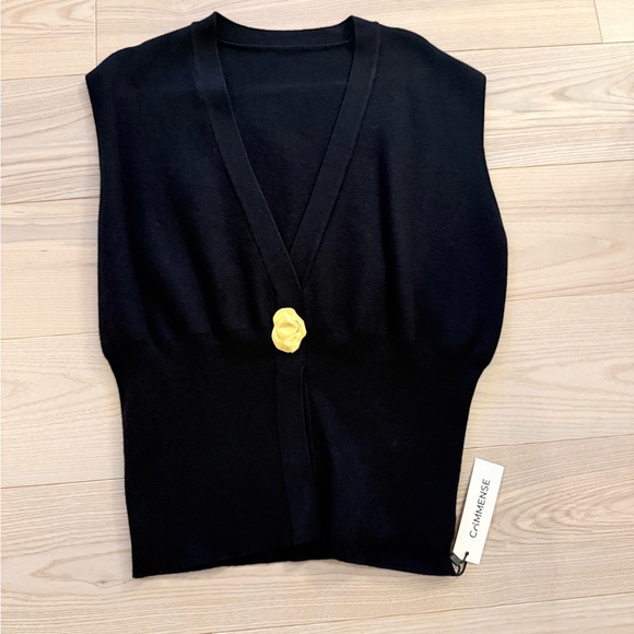 COMMENSE V-NECK BUTTONED DETAIL SWEATER VEST BLACK MEDIUM GOLD BUTTON - Picture 6 of 7